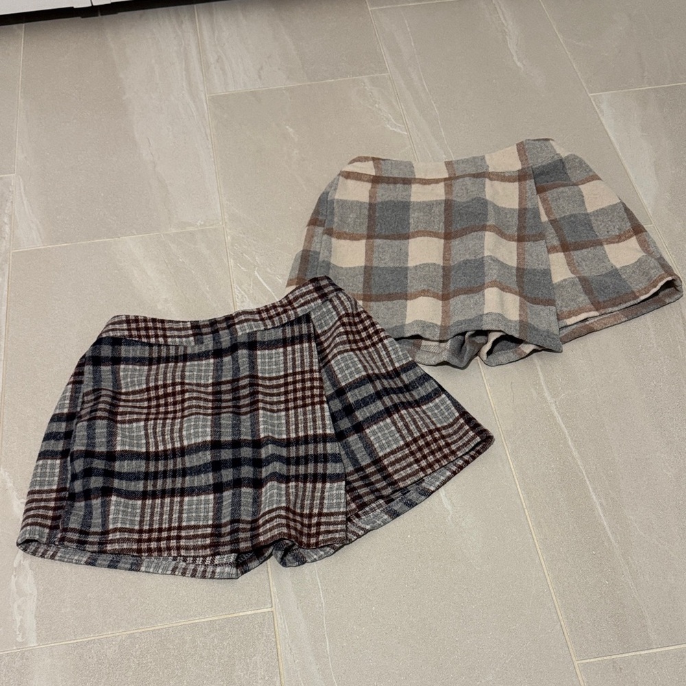 2 plaid mini skorts